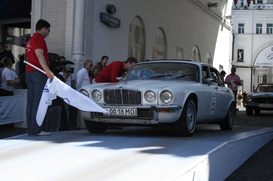  Jaguar XJ6 (Series II) 1973 года  (фото 2 из 4)